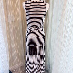 Matty M Maxi Dress, size M